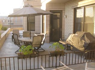 520 N Halsted St APT 213, Chicago, IL 60642