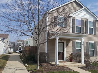 1593 Victoria Park Cir, Aurora, IL 60504