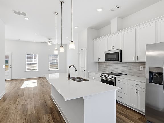 Encore Townhomes Applause 10