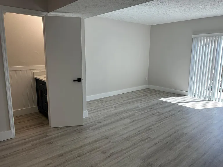 2117 Oak Chace Ct — Photo 9