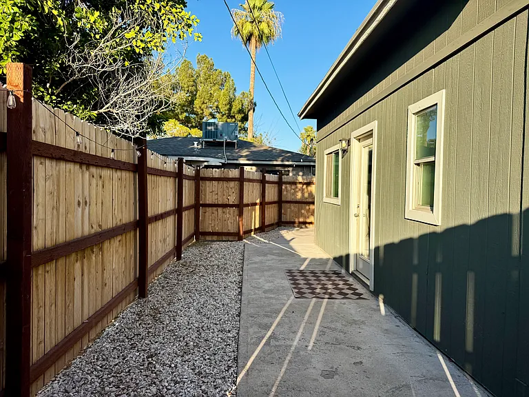 104 E Vista Del Cerro Dr #A — Photo 4