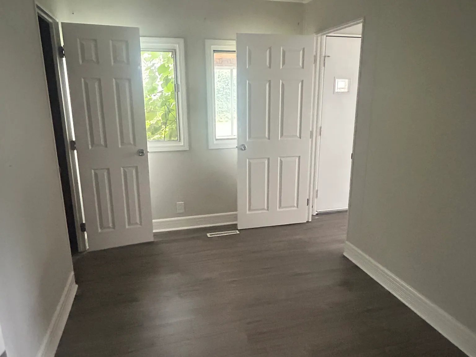 3 bed, 768 sqft, $1,400 — Photo 3