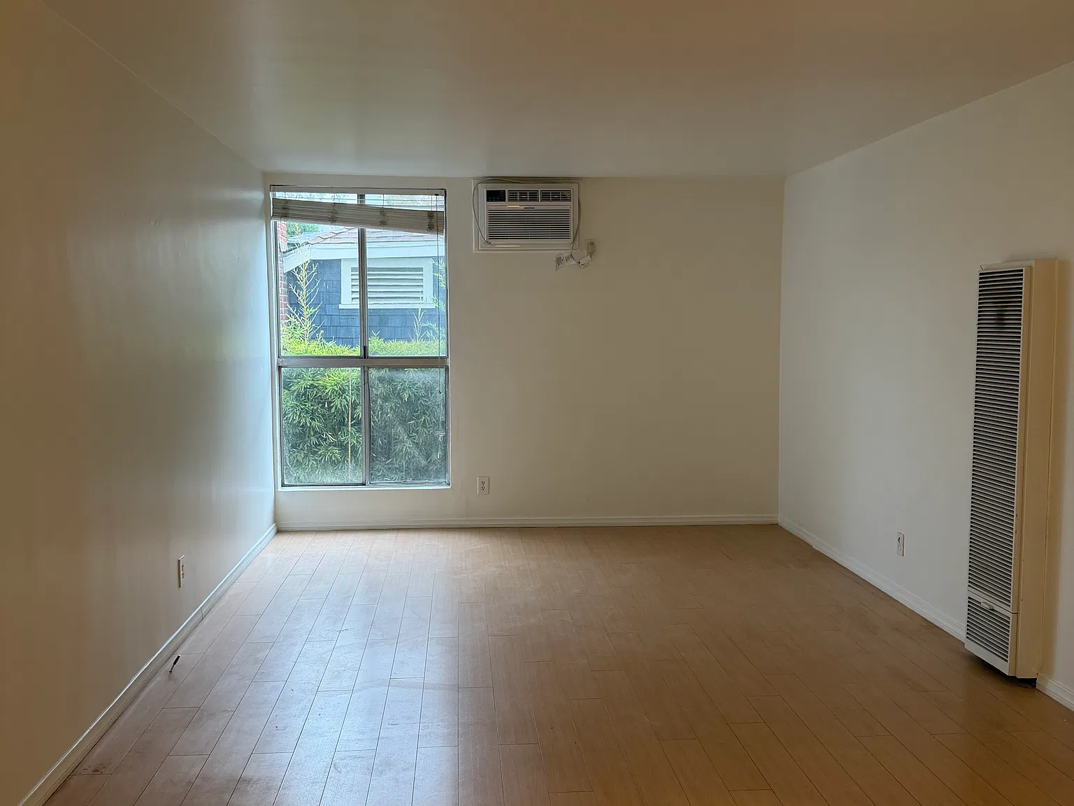 952 Maltman Ave — Photo 4
