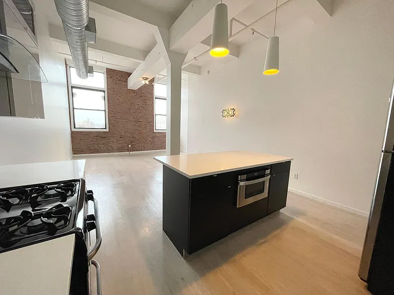 728 Market St #502 — Photo 11