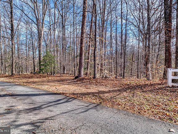 3rd image of 3220 Courtney School Rd