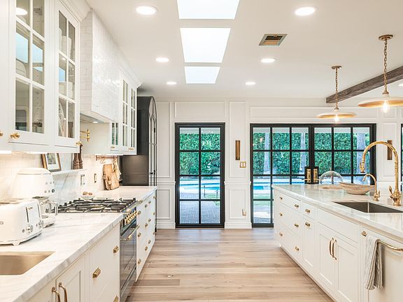 4th image of 5851 E SHARON Drive
