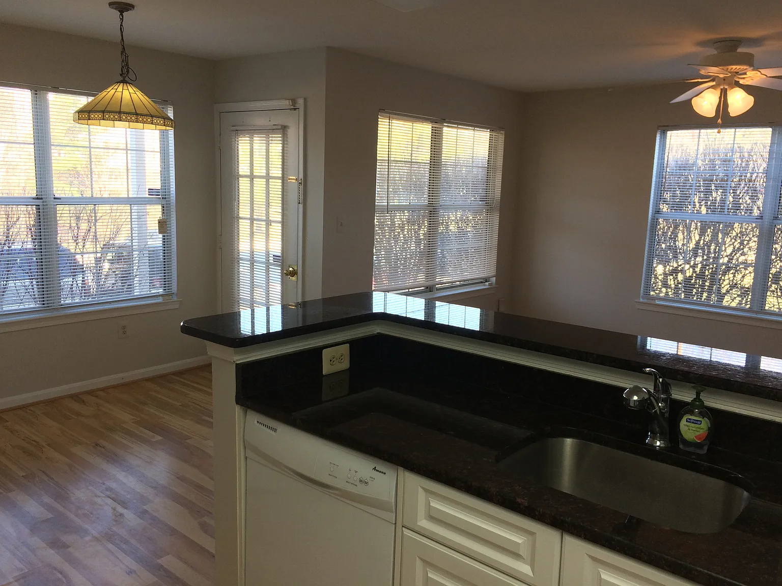 933 Hillside Lake Ter — Photo 3