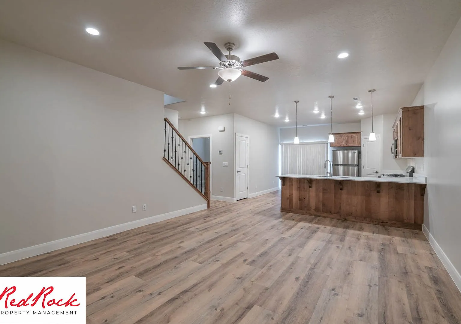 Spacious 4 Bedroom Townhome in Hurricane Heights! — Photo 3