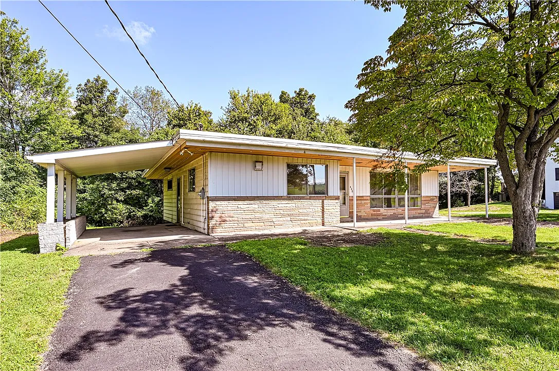 450 Edward St photo 1