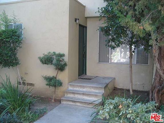 3rd image of 11138 Aqua Vista St APT 23