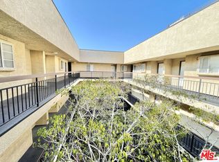 8722 Burton Way #102, Los Angeles, CA 90048