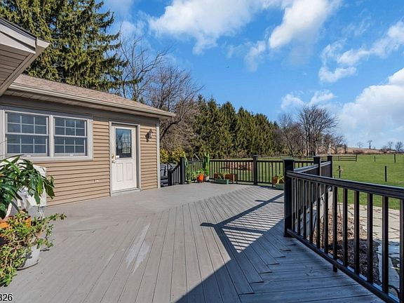 5th image of 206 Cokesbury Rd