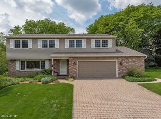 1245 Holly Ct, Downers Grove, IL 60515
