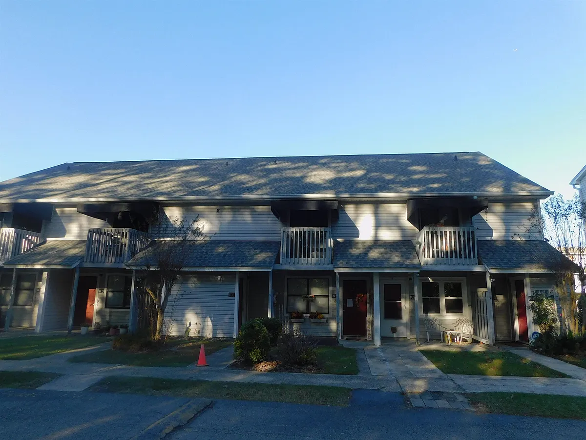 Building Photo - 801 Burcale Rd #K6