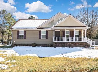 121 Willow Dr, Moyock, NC 27958