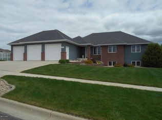 2200 Grant Dr NW, Watertown, SD 57201
