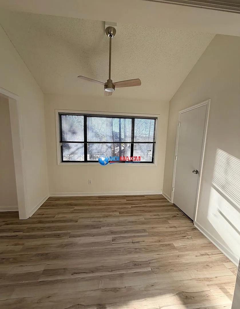 Renovated townhouse in Peachtree Corners — Photo 2