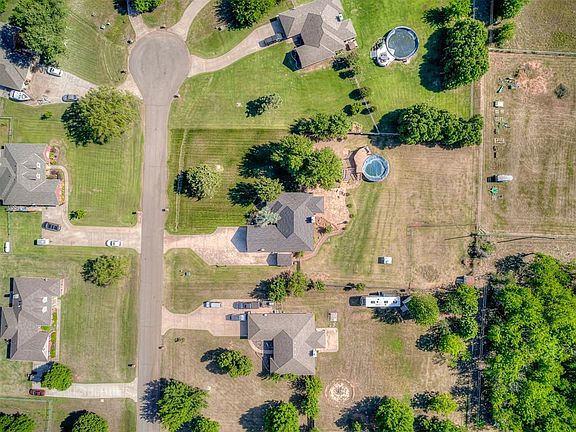 2nd image of 10961 Gracie Dr
