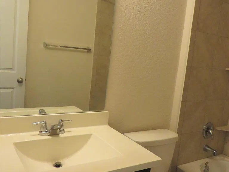 400 Major Lee Ln #3H — Photo 13