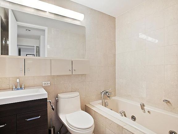 4th image of 160 W 66th St APT 27F