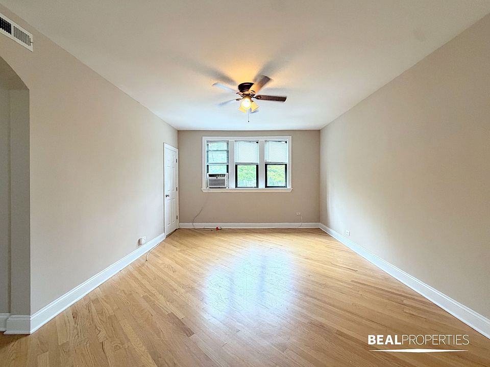 1st image of 896 Green Bay Rd APT 6