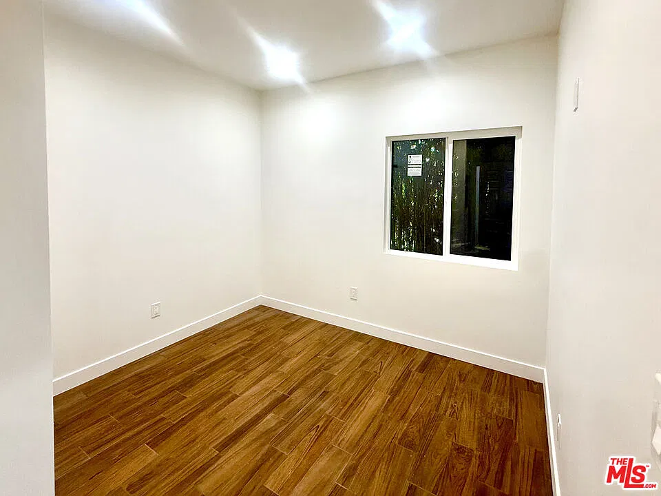 1 bed, 1.0 bath, 400 sqft, $2,500 — Photo 3
