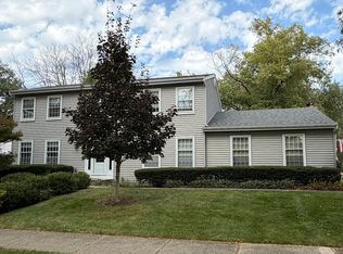 1212 Banbury Cir, Naperville, IL 60540
