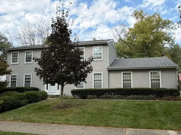 1212 Banbury Cir, Naperville, IL 60540