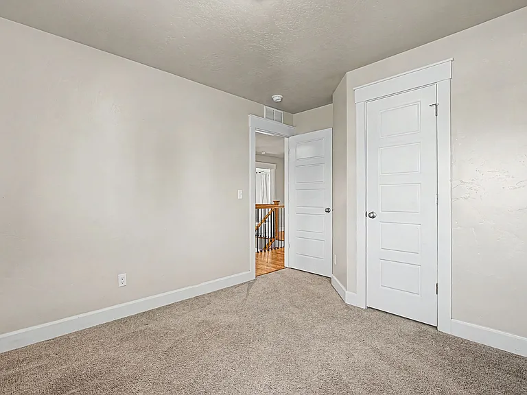 5140 N Elmstone Ave — Photo 25