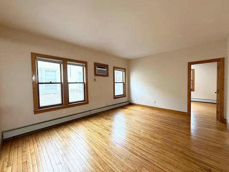 Emerson Manor Flats — Photo 19