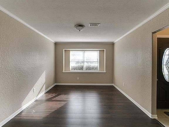 4th image of 2314 Willow Blvd
