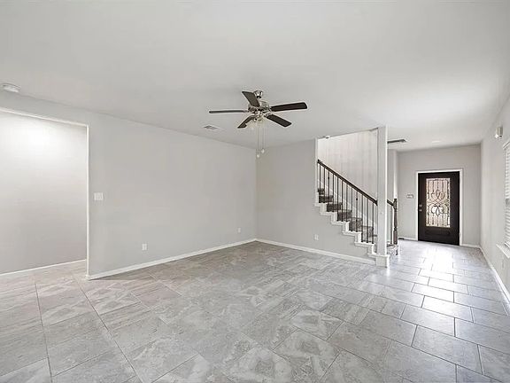 3rd image of 1619 S City Oaks Ln