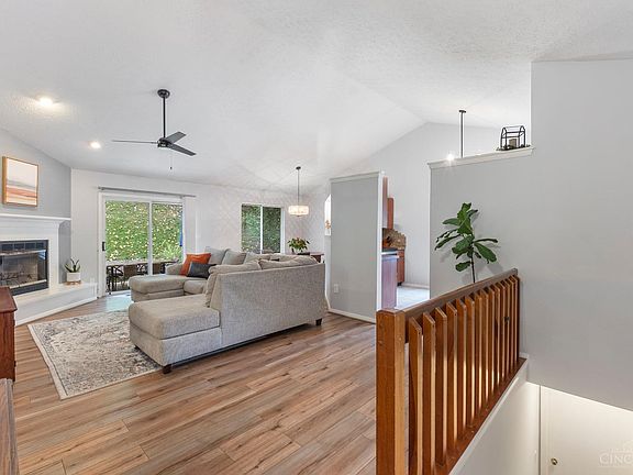 3rd image of 7213 Bluecrest Dr