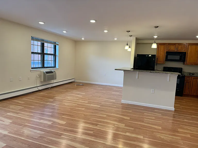 751 Highland Ave — Photo 24