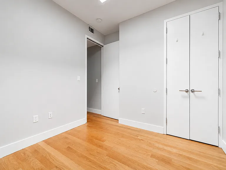 1100 De Kalb Ave #2S — Photo 9