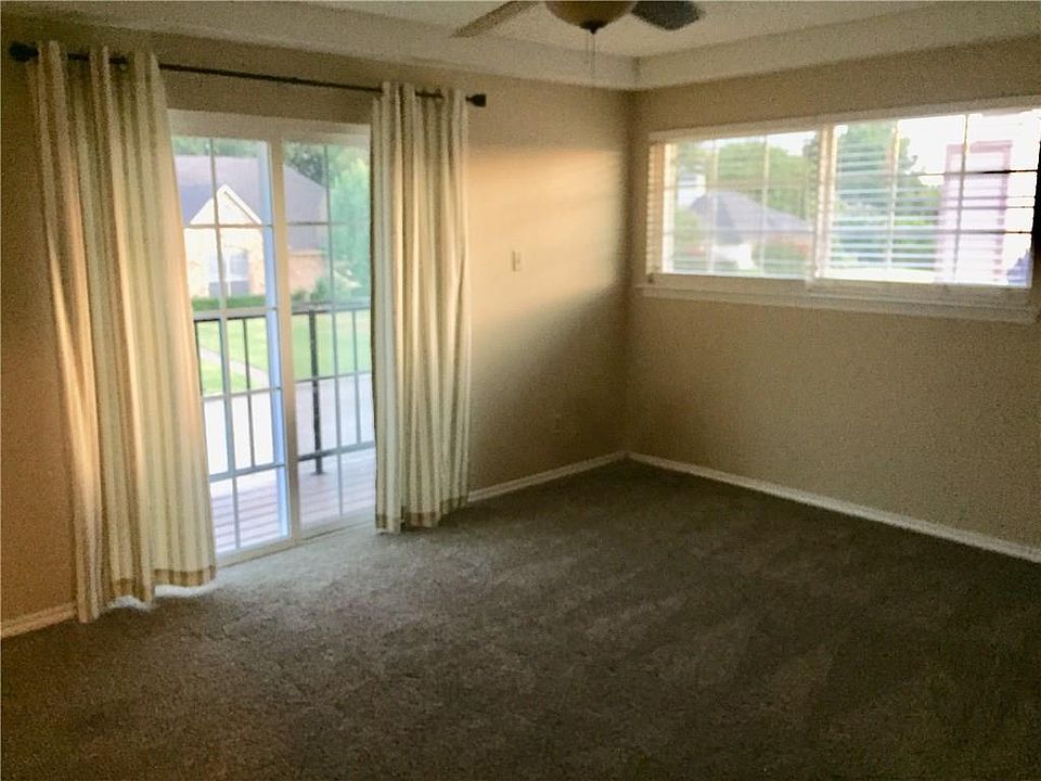 1st image of 2 Lakeway Dr