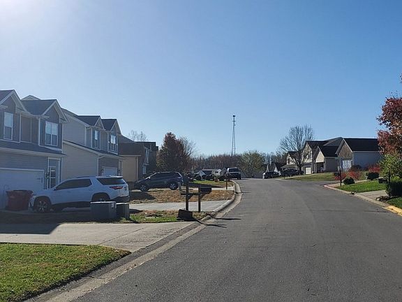 5th image of 368 Village Dr