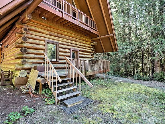 4th image of 1755 Nellita Road NW