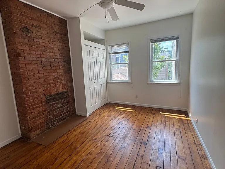 4520 Liberty Ave — Photo 2