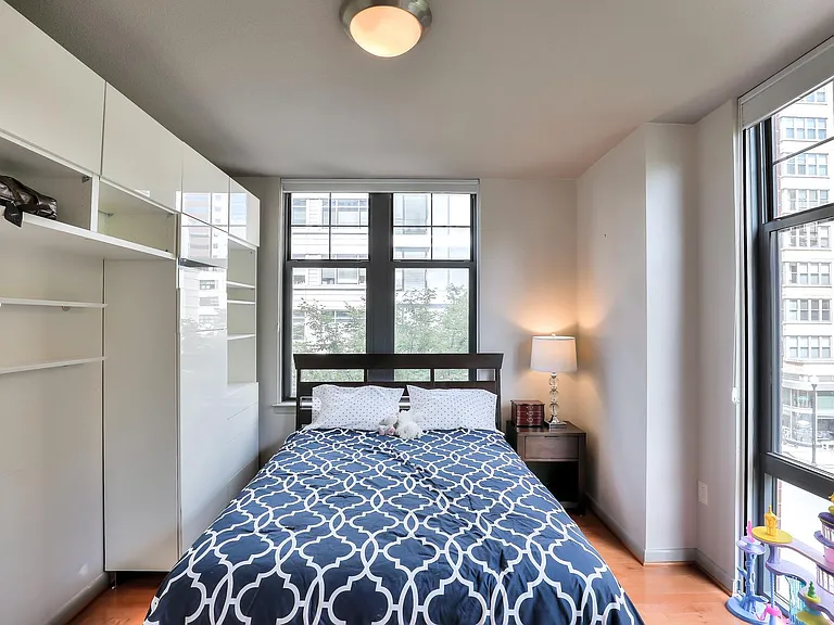 1021 N Garfield St #405 — Photo 6