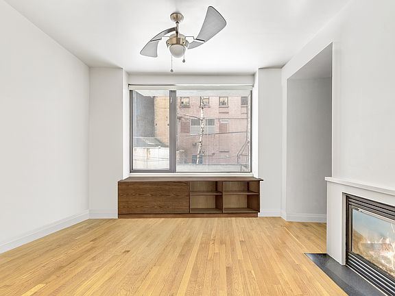 3rd image of 212 E 95th St APT 2C