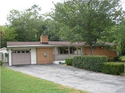 1st image of 805 Eileen Ln