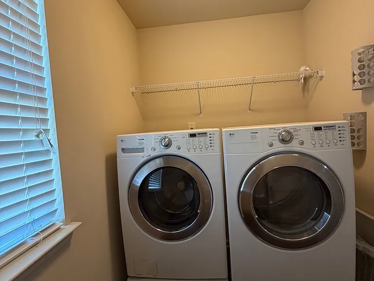 881 Franklin Mill Trce — Photo 35