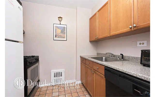 Sold by Douglas Elliman | media 2