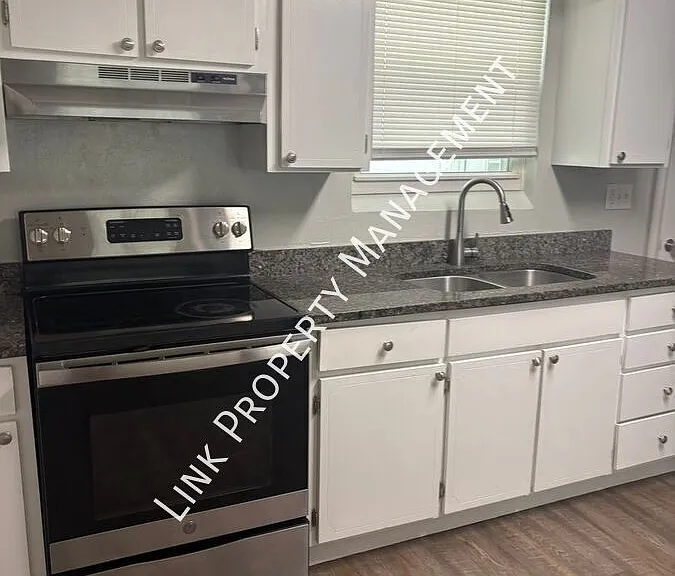 1640 Keeble St — Photo 36