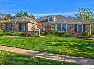 15710 Heathercroft Dr, Chesterfield, MO 63017