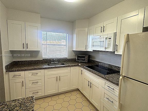 2nd image of 9580 Sunrise Lakes Blvd APT 304