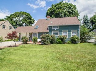 37 Grey Ln, Levittown, NY 11756