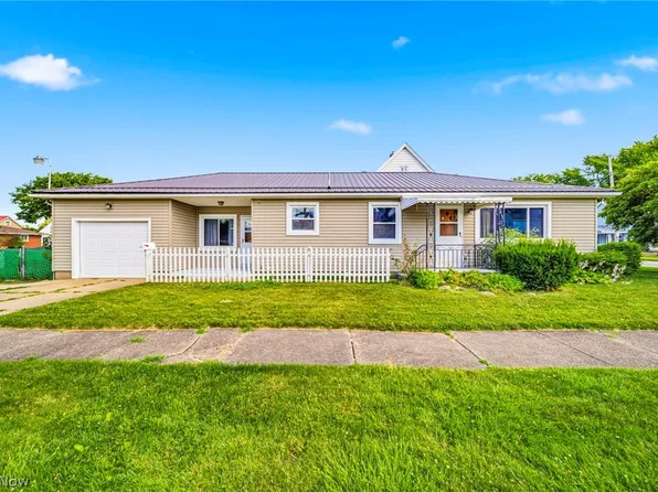 240 Russell St, Conneaut, OH 44030