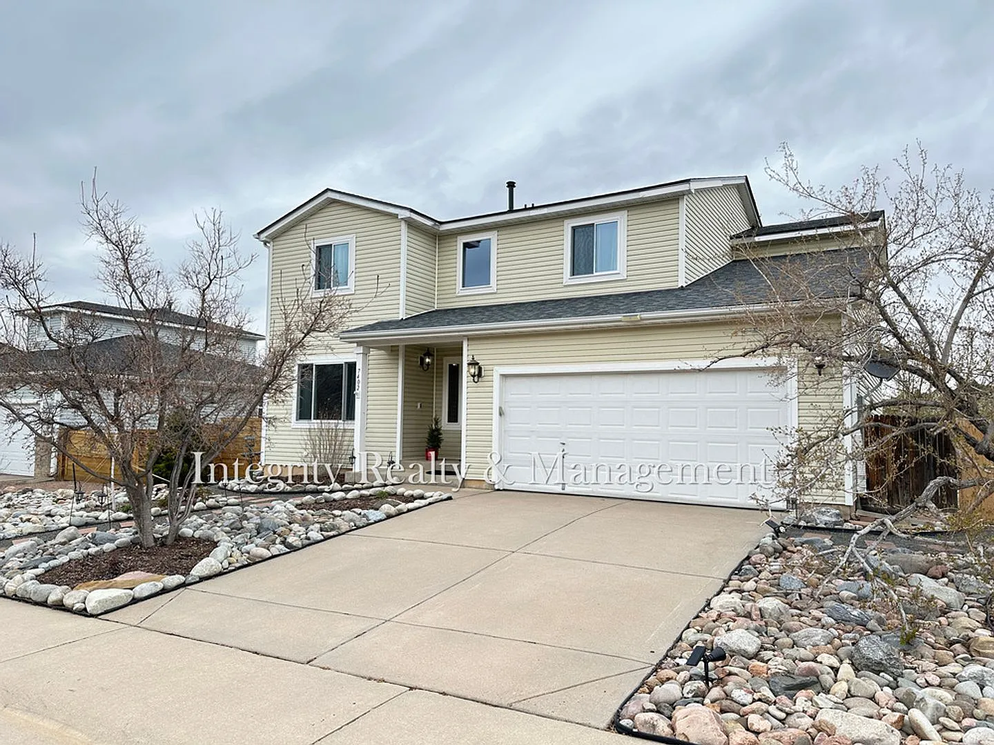 4 Bed/2.5 Bath, 2,252 Sqft - 7402 Eagle Rock Dr Littleton, CO 80125 — Photo 3